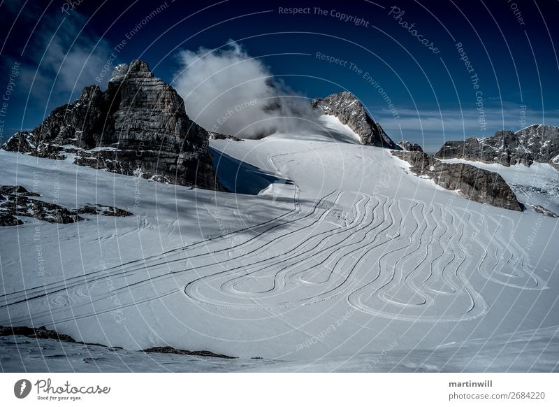 Loipe am Dachstein Schnee Winterurlaub Berge u. Gebirge wandern Klettern Bergsteigen Langlaufen Landschaft Himmel Schönes Wetter Nebel Felsen Alpen Gipfel