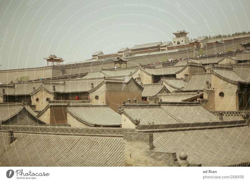 verschachtelt Himmel Wolkenloser Himmel pingyao China Kleinstadt Stadtzentrum Altstadt Skyline bevölkert Haus Hütte Palast Burg oder Schloss Turm Mauer Wand