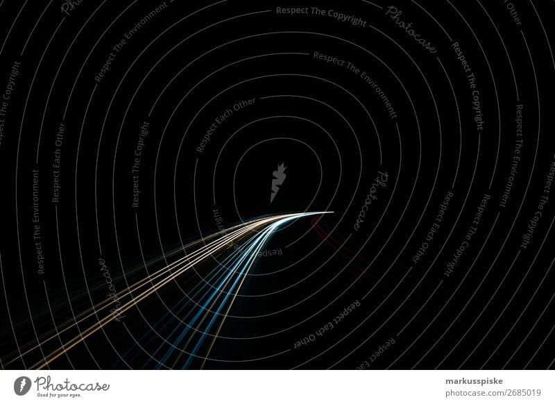 Autobahn bei Nacht fahren Canon Mark III Motorway accident avenue central reservation danger dark darkness digital freeway gloom light light beam light trace