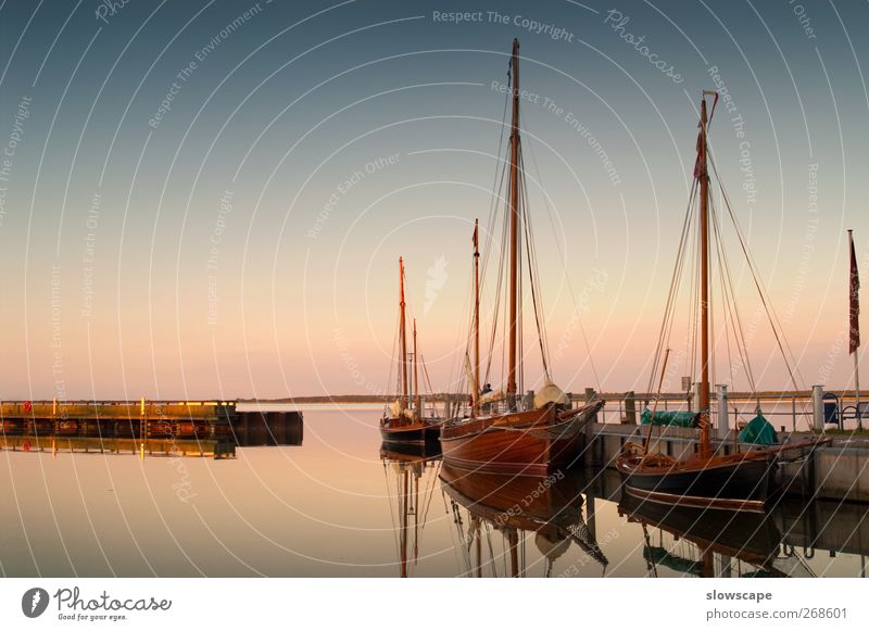 In der Ruhe liegt die See Angeln Ferien & Urlaub & Reisen Sommer Strand Meer Segeln Ostsee Fischerdorf Hafenstadt Bootsfahrt Jacht Segelboot Erholung schlafen