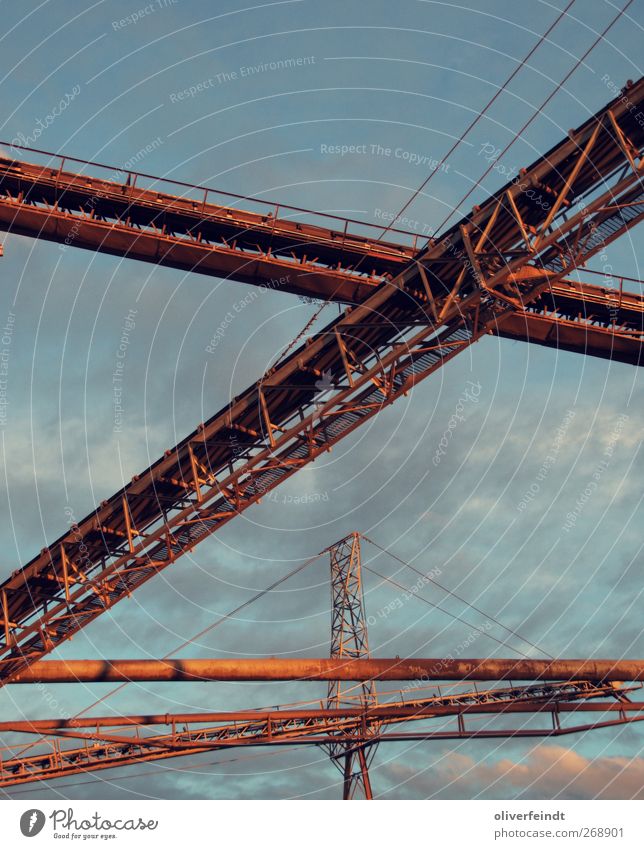 Förderbänder Industrie Energiewirtschaft Umwelt Urelemente Erde Sand Luft Himmel Sonnenaufgang Sonnenuntergang Sommer Schönes Wetter Brücke Bauwerk Architektur