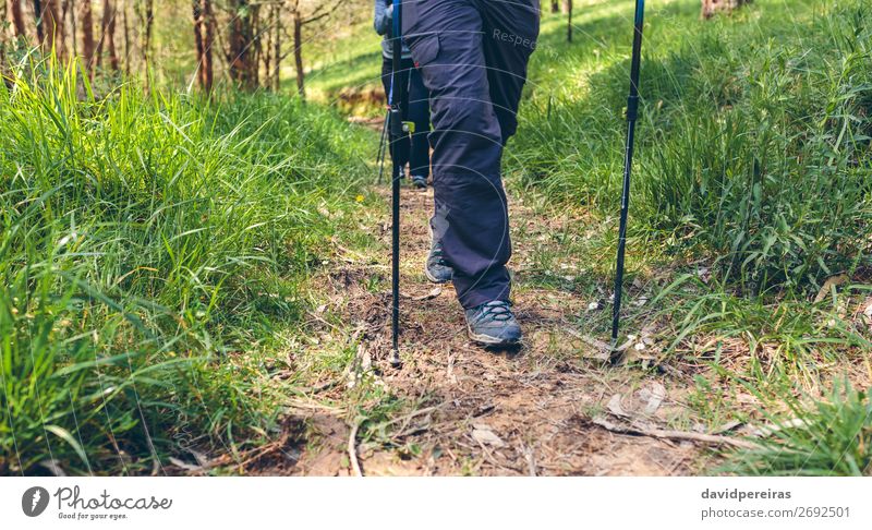 Ein paar Wanderer beim Trekking Lifestyle Ferien & Urlaub & Reisen Ausflug Abenteuer Berge u. Gebirge wandern Sport Klettern Bergsteigen Mensch Frau Erwachsene