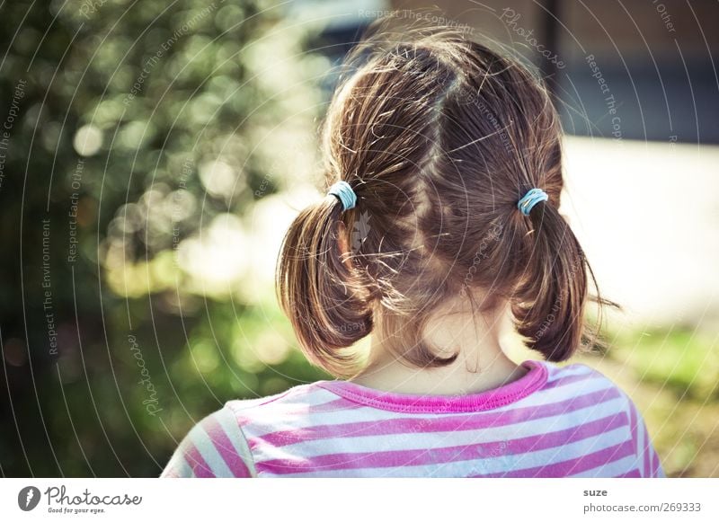 Pippi Lotta Haare & Frisuren Freizeit & Hobby Mensch feminin Kind Mädchen Kindheit Kopf 1 3-8 Jahre Umwelt Sträucher Mode T-Shirt Zopf Streifen authentisch