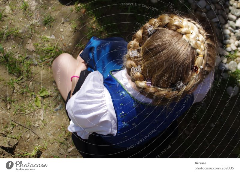 Zopfkranzerl Haare & Frisuren Feste & Feiern Jahrmarkt Frühlingsfest Festzug Mensch feminin Kind Mädchen Kopf 1 3-8 Jahre Kindheit Trachtenkleid blond Haarkranz