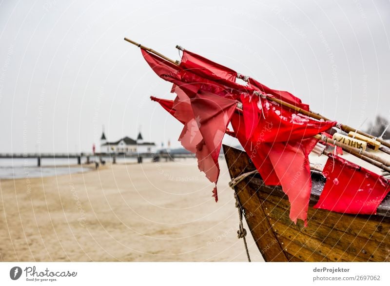 Fischerboot auf Usedom II Zentralperspektive Schwache Tiefenschärfe Kontrast Schatten Licht Tag Textfreiraum Mitte Textfreiraum unten Textfreiraum links