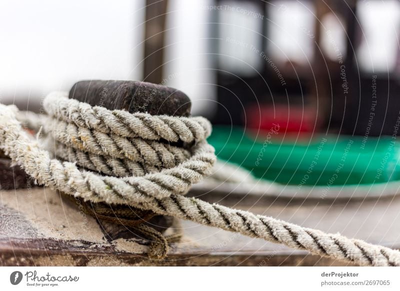 Fischerboot auf Usedom IV Zentralperspektive Schwache Tiefenschärfe Kontrast Schatten Licht Tag Textfreiraum Mitte Textfreiraum unten Textfreiraum links