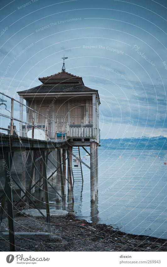 Blue Lake Boden Umwelt Natur Landschaft Wasser Himmel Wolken Alpen Seeufer Bodensee Haus Traumhaus Bauwerk Gebäude Architektur Bootshaus Pfahlhaus Holzhaus