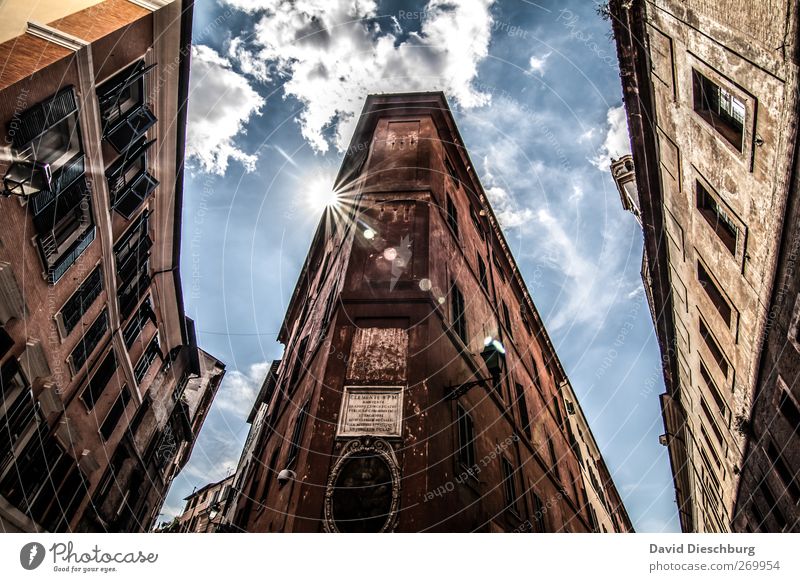 Rom/Altstadt Städtereise Himmel Wolken Schönes Wetter Italien Europa Hauptstadt Stadtzentrum Sehenswürdigkeit braun Fenster alt Fassade HDR Farbfoto