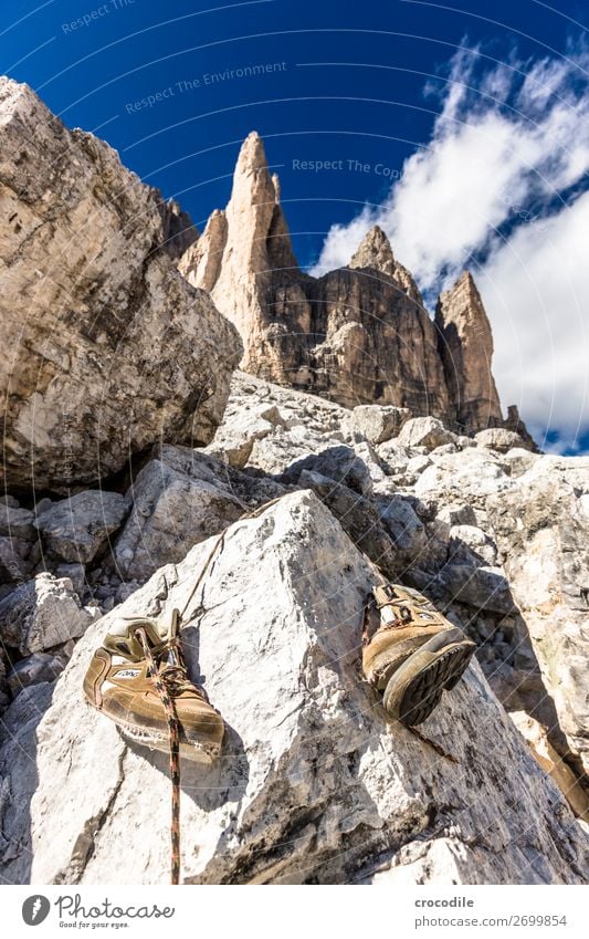 # 800 Drei Zinnen Dolomiten Sextener Dolomiten Weltkulturerbe Hochebene Farbfoto wandern Fußweg Gipfel Bergsteigen Alpen Berge u. Gebirge Schönes Wetter Wiese