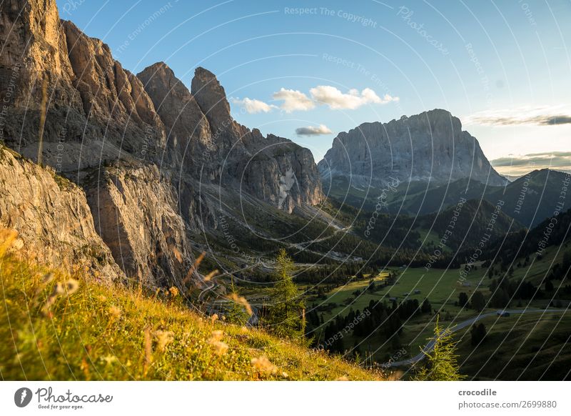 Grödenerjoch mit Blick zum Langkofel Grödener Joch Berge u. Gebirge Dolomiten Südtirol Bergstraße roadtrip Sonnenuntergang Idylle Sommerurlaub wandern