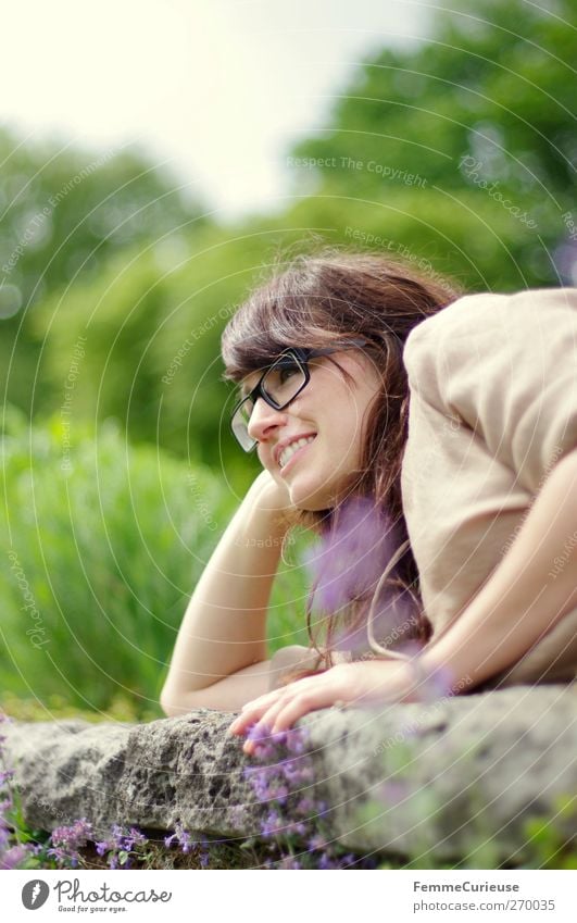 Die Parksaison ist eröffnet! Freizeit & Hobby Ausflug feminin Junge Frau Jugendliche Erwachsene 1 Mensch 18-30 Jahre Erholung Lebensfreude Leichtigkeit Garten