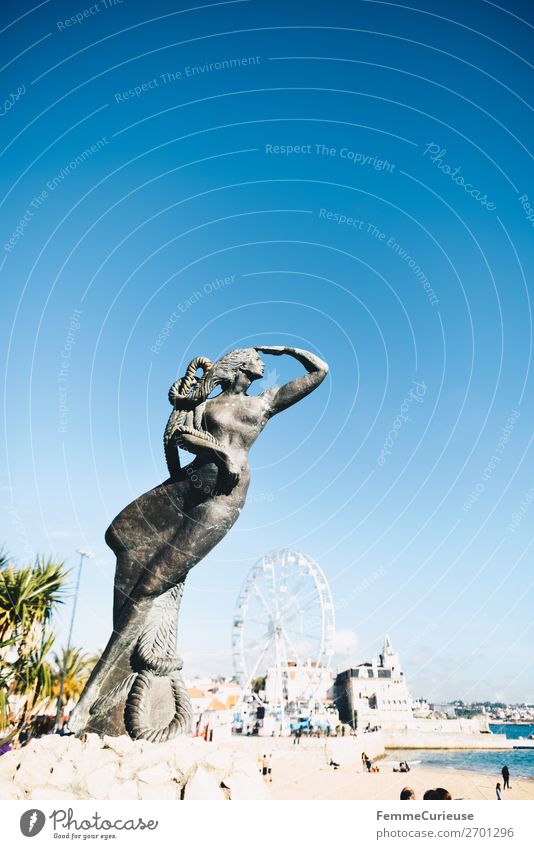 Close-up of a mermaid statue, view of the Atlantic Ocean Hafenstadt Ferien & Urlaub & Reisen Statue Atlantik Cascais Portugal Frau Riesenrad Reisefotografie