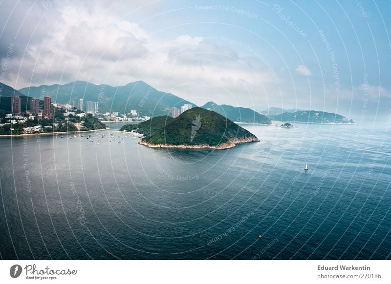 Die andere Seite Landschaft Wasser Himmel Wolken Schönes Wetter Küste Bucht Insel Stadt Hafenstadt Gebäude Freiheit Hongkong hongkong island Asien Meer blau