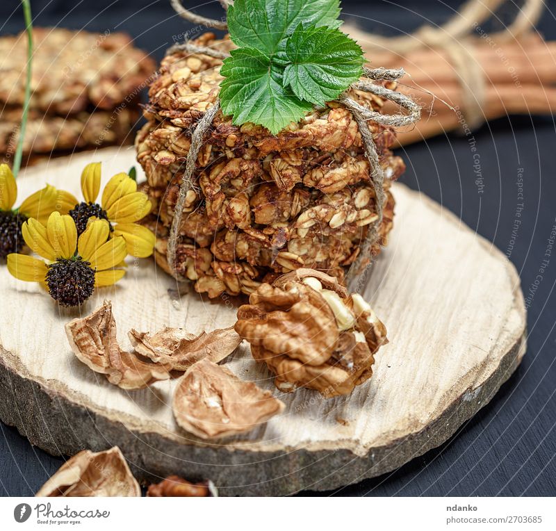 Kekse aus Haferflocken Kuchen Dessert Süßwaren Ernährung Frühstück Mittagessen Diät Tisch Küche Blume Blatt Holz lecker natürlich braun gelb schwarz weiß