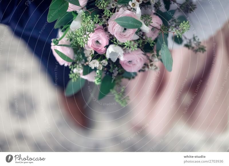 Zeit für Hochzeit Paar Partner Liebe Blumenstrauß Hochzeitspaar Hochzeitszeremonie Hochzeitstag (Jahrestag) Heiratsantrag Ehe Ehepaar Farbfoto