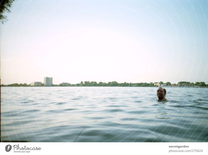 jetzt kommt der analoge sommer! Schwimmen & Baden Ferien & Urlaub & Reisen Sommerurlaub Mensch 1 30-45 Jahre Erwachsene Wasser Wolkenloser Himmel blau Elbe