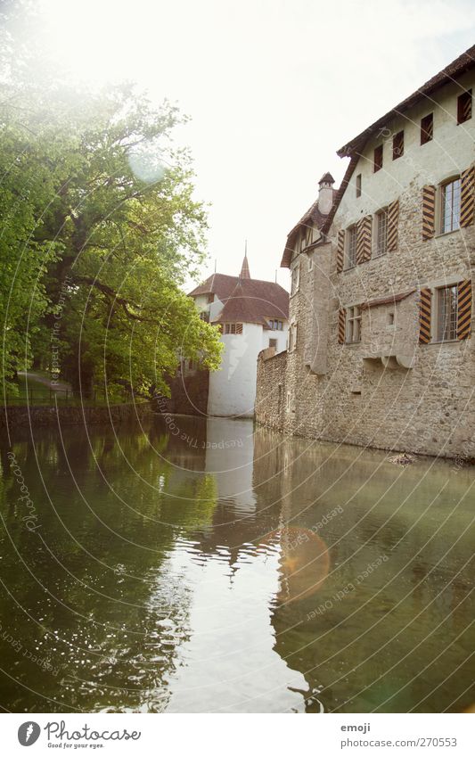 Schloss I Umwelt Natur Landschaft Himmel Sommer Schönes Wetter Teich See Bach Fluss alt Burg oder Schloss Wasser Farbfoto Außenaufnahme Menschenleer