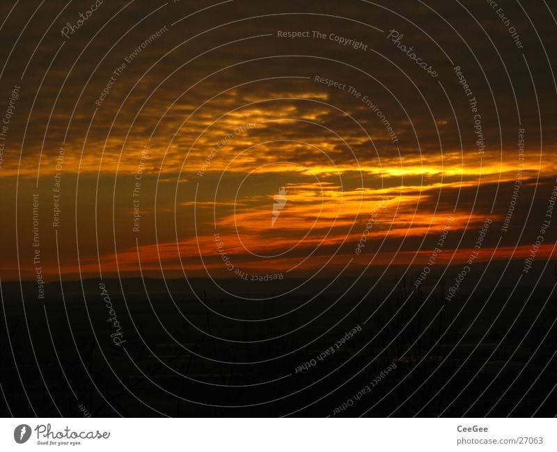 Sonnuntergang Sonnenuntergang gelb rot Romantik dunkel Wolken Dämmerung Abenddämmerung Himmel Beleuchtung