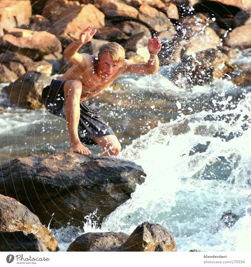 Poseidon Schwimmen & Baden Ferien & Urlaub & Reisen Sommerurlaub maskulin Jugendliche 1 Mensch 18-30 Jahre Erwachsene Wasser Wassertropfen Felsen Wellen Bucht