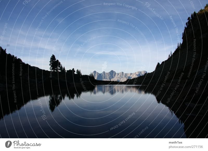 Spiegelsee Natur Landschaft Berge u. Gebirge See genießen blau Stimmung Abenteuer Farbfoto Außenaufnahme Textfreiraum links Textfreiraum rechts