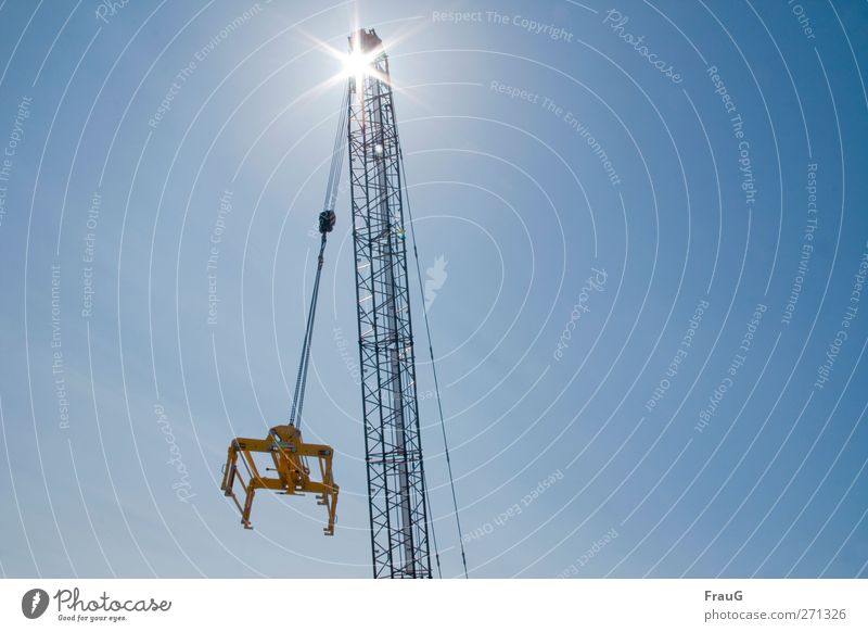 Erleuchtung Baustelle Kran Himmel Sonne Sonnenlicht Frühling Schönes Wetter Sonnenstrahlen Schleierwolken Metall Stern (Symbol) bauen glänzend hängen leuchten