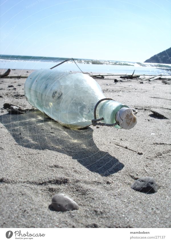 Flaschenpost Meer Strand geheimnisvoll