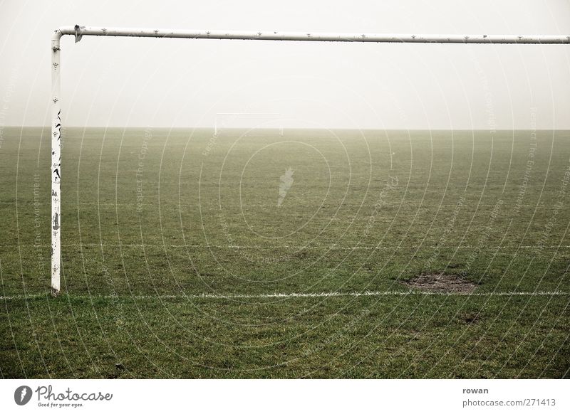 bolzplatz Freizeit & Hobby Spielen Fitness Sport-Training Ballsport Torwart Fußball Sportstätten Fußballplatz schlechtes Wetter Unwetter Wind Nebel Regen Wiese