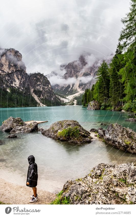 Deprimiert am Lago di Braies/Pragser Wildsee Ferien & Urlaub & Reisen Tourismus Ausflug Abenteuer Ferne Freiheit Sommerurlaub Berge u. Gebirge wandern Umwelt