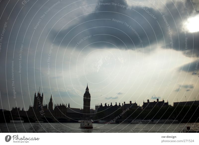 castellated Ferien & Urlaub & Reisen Tourismus Ausflug Sightseeing Städtereise Wolken Gewitterwolken schlechtes Wetter London England Großbritannien Hauptstadt