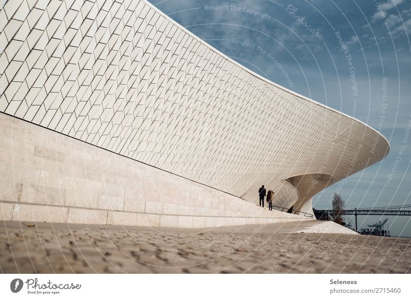 Lissabon Architektur Portugal Himmel Stadt Ferien & Urlaub & Reisen Farbfoto Außenaufnahme Tourismus Gebäude modern Europa Stadtzentrum Städtereise Tag