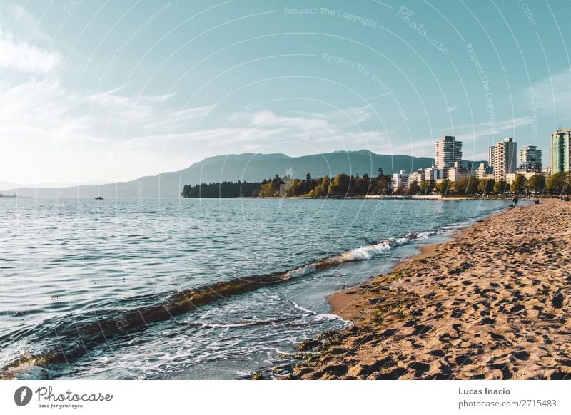 English Bay Beach in Vancouver, BC, Kanada Sommer Strand Meer Berge u. Gebirge Haus Umwelt Natur Sand Baum Blume Blatt Blüte Park Hügel Küste Stadtzentrum