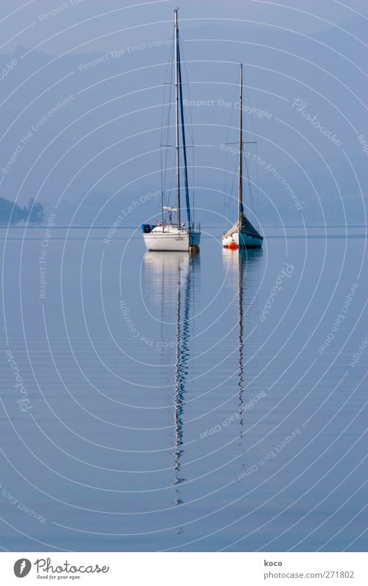 mal Pause machen Wasser Himmel Sommer Schönes Wetter Wellen Küste Seeufer Bucht Schifffahrt Passagierschiff Segelboot Hafen Metall Linie Erholung genießen