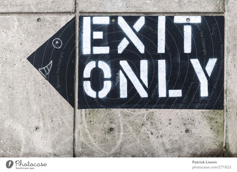 Wegweisend Kunst Stadt Haus Bauwerk Mauer Wand Zeichen Hinweisschild Warnschild Graffiti Denken entdecken Blick außergewöhnlich lustig rebellisch Spitze