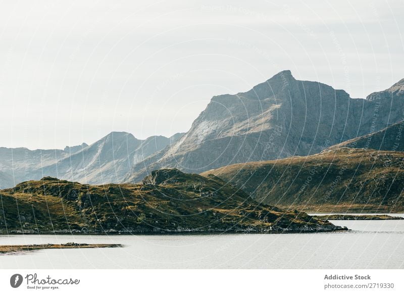 Blick auf See und Berge Hügel Berge u. Gebirge Gipfel Natur Landschaft Höhe Küste Wasser Teich Felsen Top Ferien & Urlaub & Reisen Abenteuer schön wandern