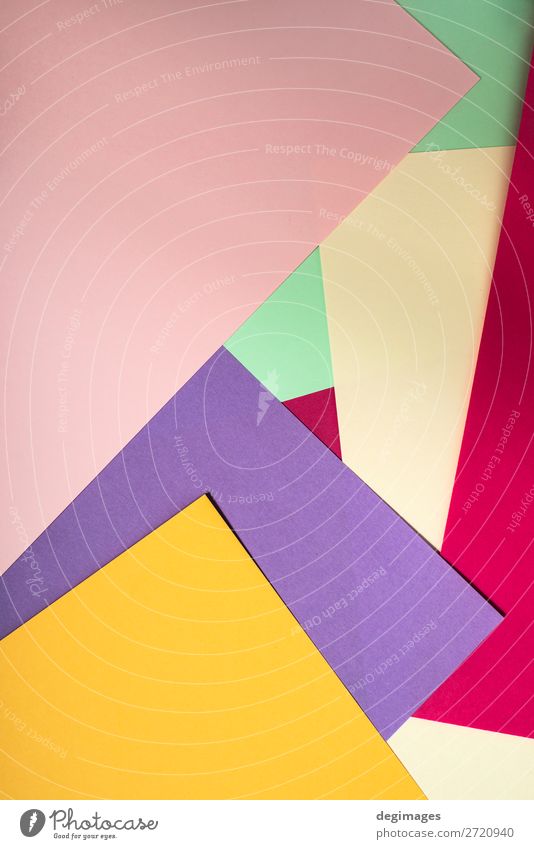 Buntes Polygonpapier-Design. Pastelltöne geometrische Formen Tapete Kunst Papier Streifen retro blau gelb grün rosa Farbe Hintergrund graphisch ine farbenfroh