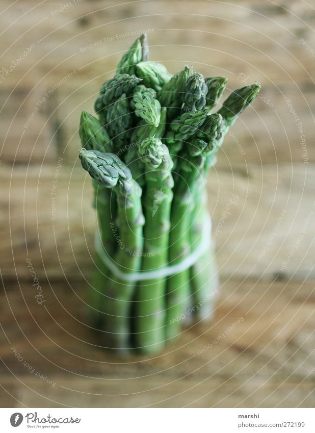 grün grün grün sind... Lebensmittel Gemüse Ernährung Bioprodukte Vegetarische Ernährung Diät frisch Gesundheit Spargel Spargelzeit Spargelkopf Bündel