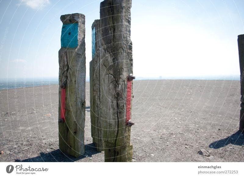 Frohe Aussicht! Abenteuer Ferne Freiheit wandern Kunst Kunstwerk Skulptur Kultur Landschaft Erde Himmel Wolkenloser Himmel Horizont Sommer Hügel Halde Haniel