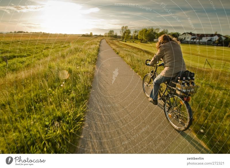 Lobbe Wellness Erholung Freizeit & Hobby Ferien & Urlaub & Reisen Tourismus Ausflug Abenteuer Ferne Sommer Sommerurlaub Meer Fahrradfahren Frau Erwachsene