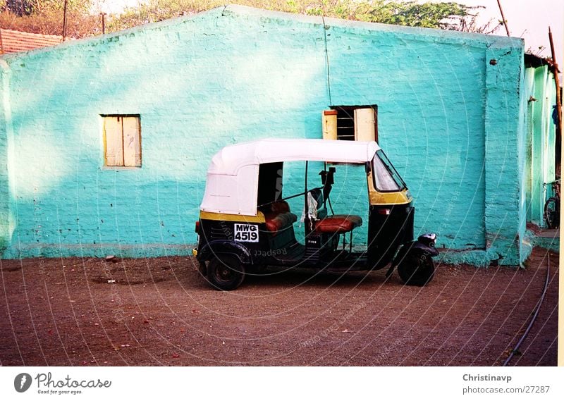 Riksha1 Indien türkis Fahrzeug Mobilität Parkplatz Pause Taxi Verkehr Ferien & Urlaub & Reisen Tuc-Tuc