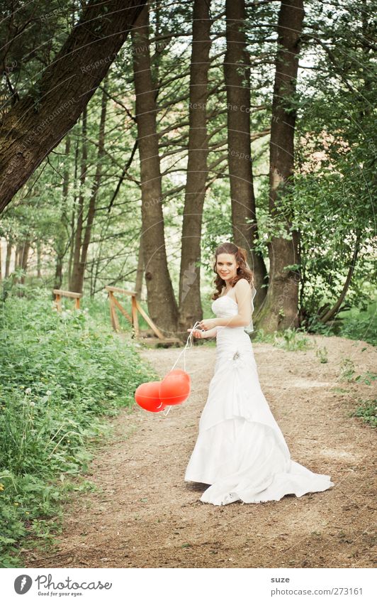 Sweetheart schön Sommer Feste & Feiern Hochzeit Mensch feminin Frau Erwachsene 1 18-30 Jahre Jugendliche Umwelt Natur Landschaft Schönes Wetter Baum Park Wald