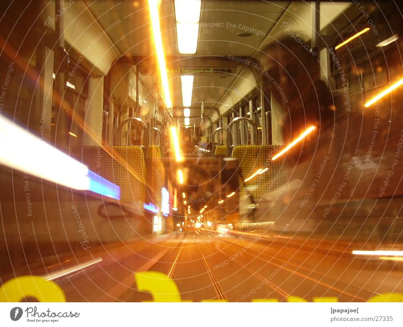 nightliner Straßenbahn Nacht Reflexion & Spiegelung Geschwindigkeit Langzeitbelichtung Verkehr linie 13