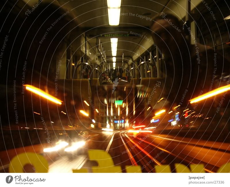 nightliner 2 Straßenbahn Nacht Reflexion & Spiegelung Geschwindigkeit Langzeitbelichtung Verkehr linie 13