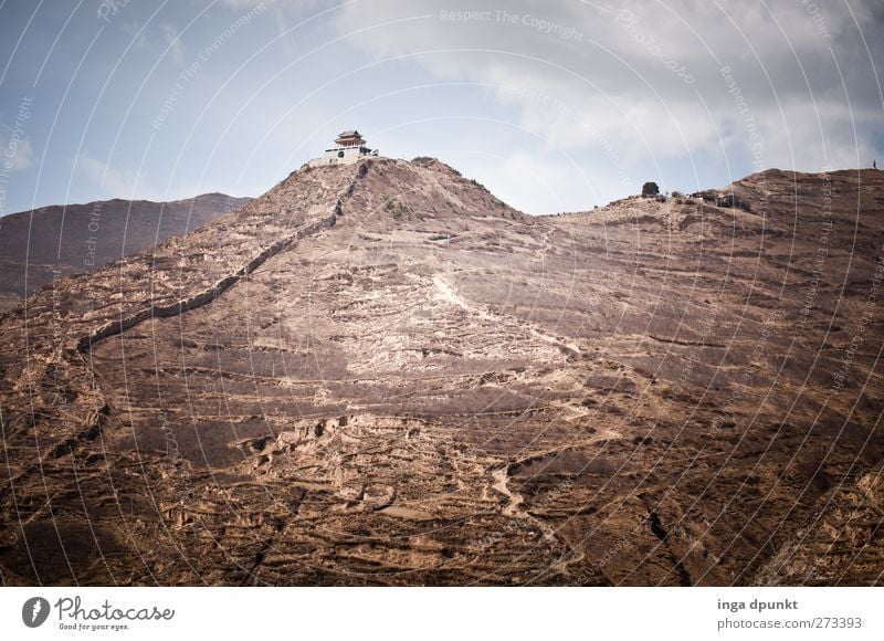 weit im Westen Umwelt Natur Landschaft Urelemente Erde Wärme Berge u. Gebirge Wüste China Gangsu Chinesische Mauer Wachturm Chinesischer Turm Bauwerk Gebäude