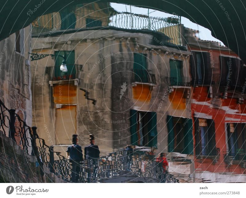 Aquarell Mensch 2 Wasser Insel Venedig Kanal Italien Fischerdorf Hafenstadt Altstadt Haus Ruine Brücke Architektur Mauer Wand Treppe Fenster Gasse Wasserstraße