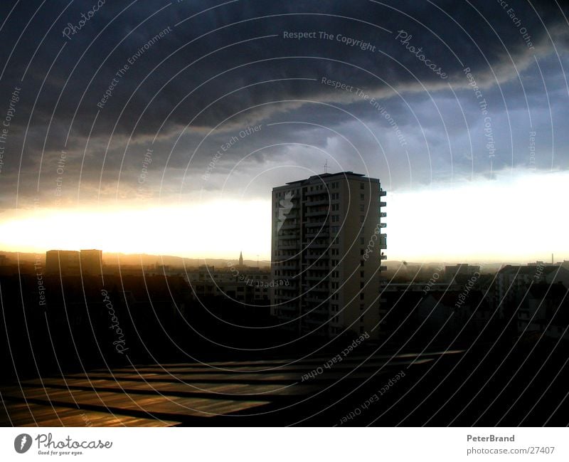 Weltuntergang Wolken Sturm Stadt Hochhaus Haus Aussicht Gewitter Himmel Wind Architektur