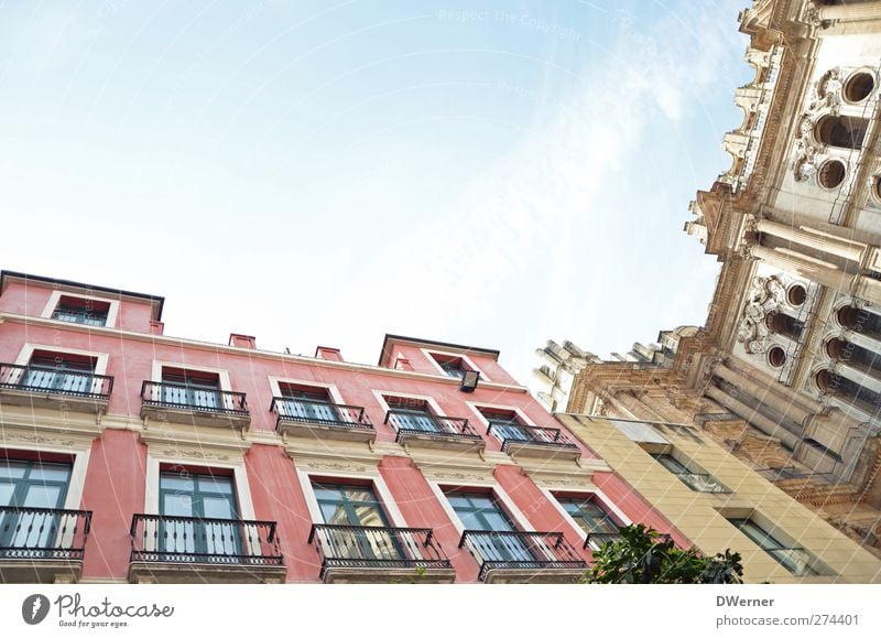 Malaga City Ferien & Urlaub & Reisen Tourismus Sightseeing Städtereise Häusliches Leben Haus Architektur Himmel Stadt Stadtzentrum Altstadt Dom Bauwerk Gebäude