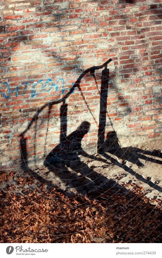 Hilfestellung Spielen schaukeln Schaukel Spielplatz Mensch Kind Eltern Erwachsene Familie & Verwandtschaft Kindheit Leben Körper Schatten Schattenspiel 2