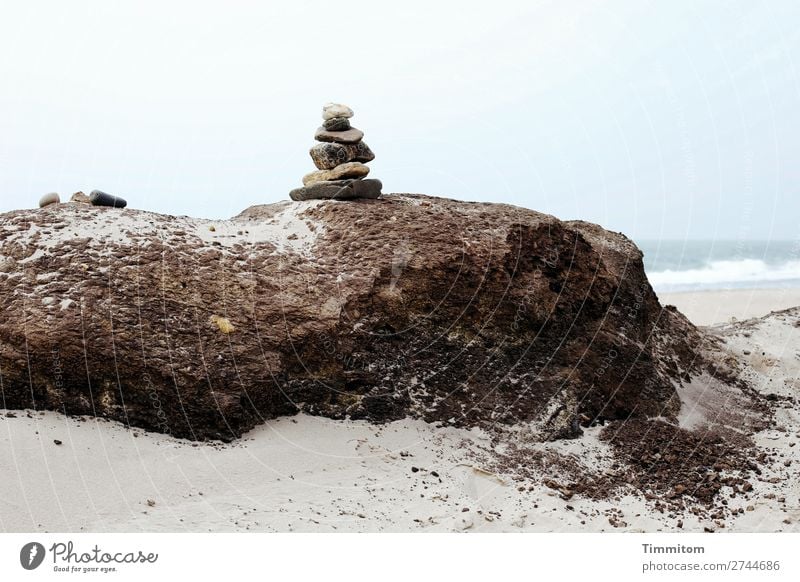 Steinmandl am Strand Ferien & Urlaub & Reisen Umwelt Natur Urelemente Erde Sand Wasser Sommer Schönes Wetter Nordsee Sediment Dänemark blau braun Gefühle Freude