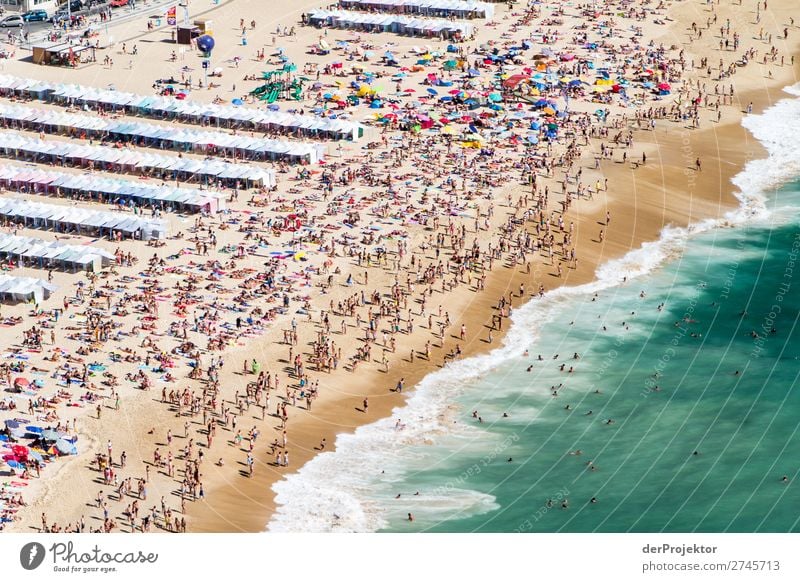 Baden am Strand von Nazaré II Strandleben Ausflug Herausforderung Freizeit & Hobby Badestelle wasser liebend Meeresstrand Erholung Schwimmen & Baden