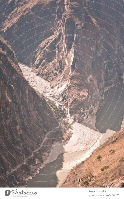 Die Tigerschlucht Umwelt Natur Landschaft Felsen Berge u. Gebirge Schlucht Fluss China Yunnan Asien außergewöhnlich bedrohlich Abenteuer entdecken Tourismus